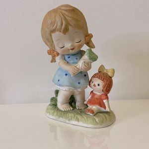 2/$45 Beautiful vintage rare figurine